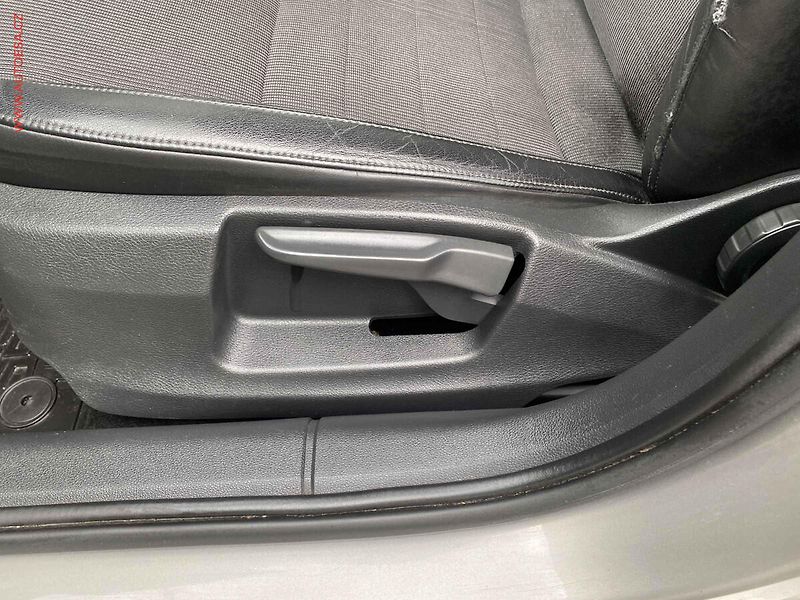 Škoda Octavia (2014) 1.6 TDi, Elegance, STK6/28 - fotka 14 z 19
