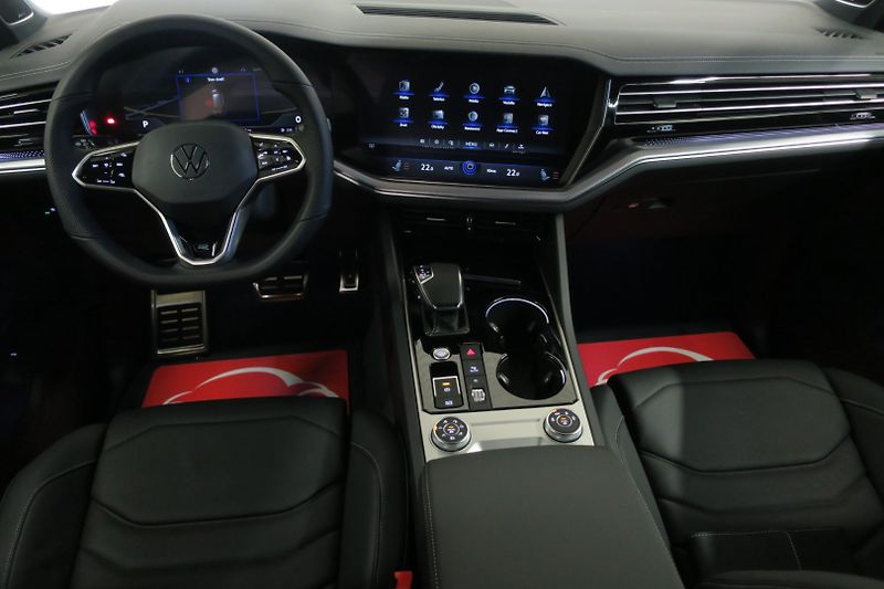 Volkswagen Touareg (2024) R-Line 3,0TDI 210kW Nez. top. - fotka 14 z 42