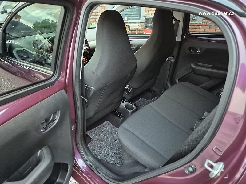 Peugeot 108 (2015) 1.0VTi 51KW Active Klimatronik - fotka 40 z 54