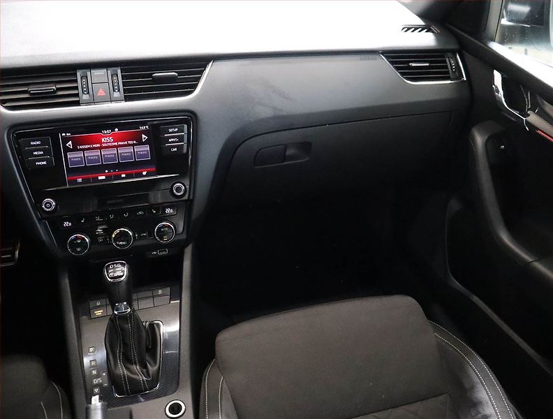 Škoda Octavia (2018) RS 2.0 TDI 4x4 DSG, 4X4 - fotka 8 z 25