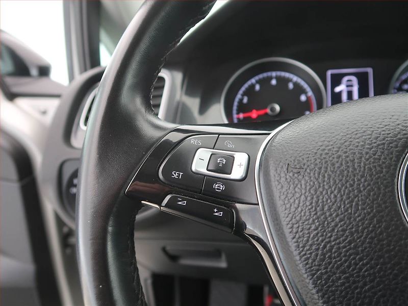 Volkswagen Golf (2019) Highline 1.0 TSI, Tempomat - fotka 18 z 18