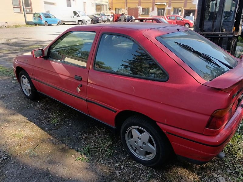 Ford Escort (1992) XR3  1,8 ZETEC - fotka 4 z 11