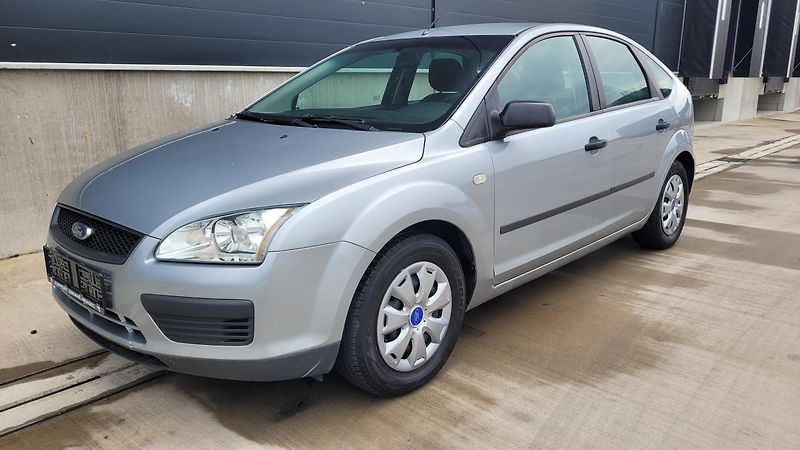 Ford Focus (2005) 1,4i 16v - fotka 6 z 19