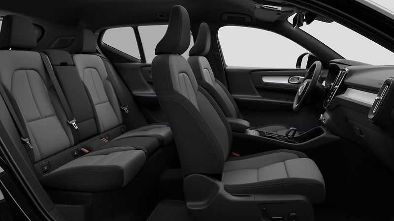 Volvo XC40 (2026) B4 AUT DARK PLUS - fotka 4 z 10