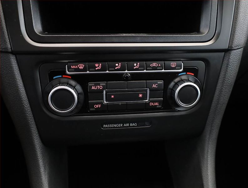 Volkswagen Golf (2009) 1.4 16V, Serv.kniha - fotka 10 z 17