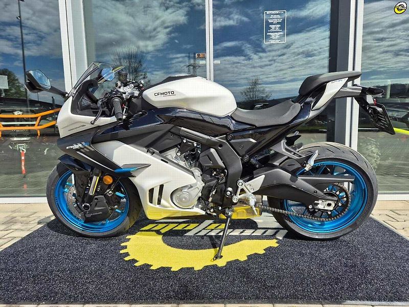 CFMOTO (2026) 675 SR-R - SKLADEM - fotka 7 z 43