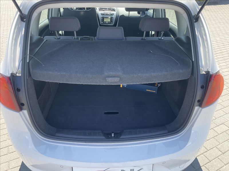 Seat Altea 1,6 TDi 77kw Klima Xenon GPS - fotka 9 z 39