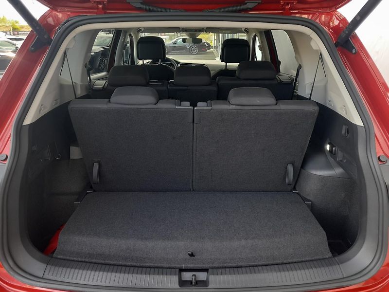 Volkswagen Tiguan Life 2,0 TDI 110 kW,7-míst - fotka 9 z 22