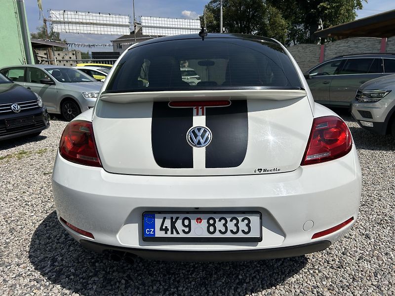 Volkswagen Beetle (2014) 2.0Tdi 103KW DSG 131tis km - fotka 8 z 35