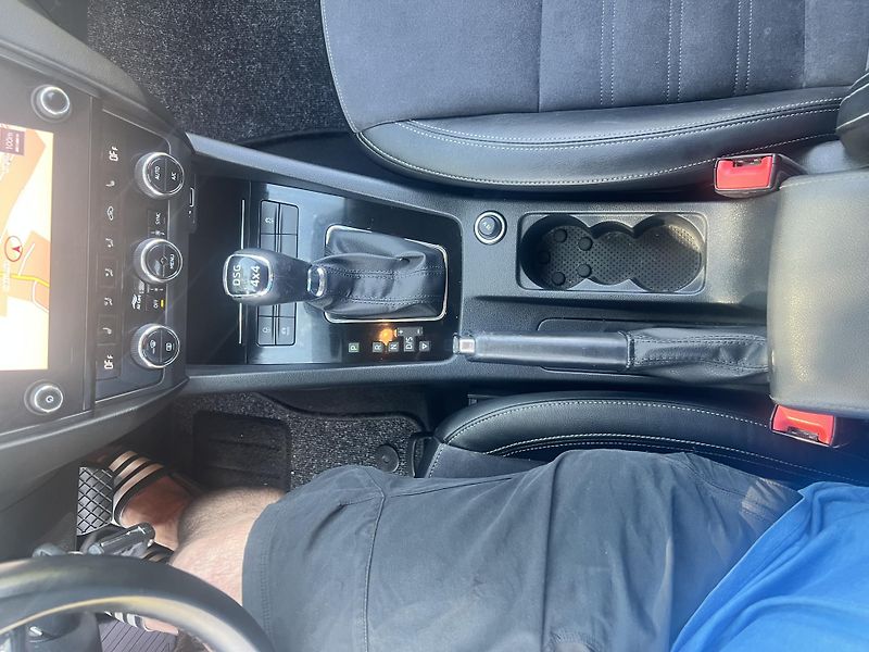 Škoda Octavia 2.0TDI 110KW,SCOUT,4x4,DSG,KůŽ - fotka 37 z 41