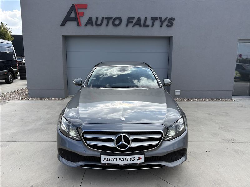 Mercedes-Benz Třídy E 2,0 220 d - fotka 2 z 28
