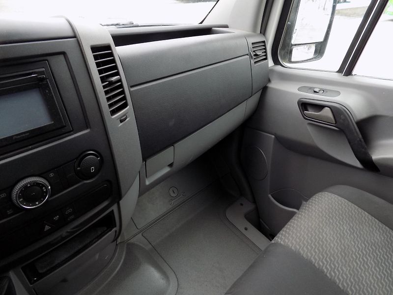 Volkswagen Crafter (2013) 2,0 120KW L2H2 SERVISKA - fotka 25 z 43