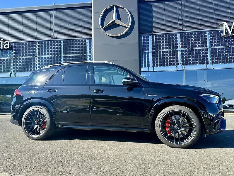 Mercedes-Benz GLE (2025) 63 AMGs 4Matic+ - fotka 2 z 33