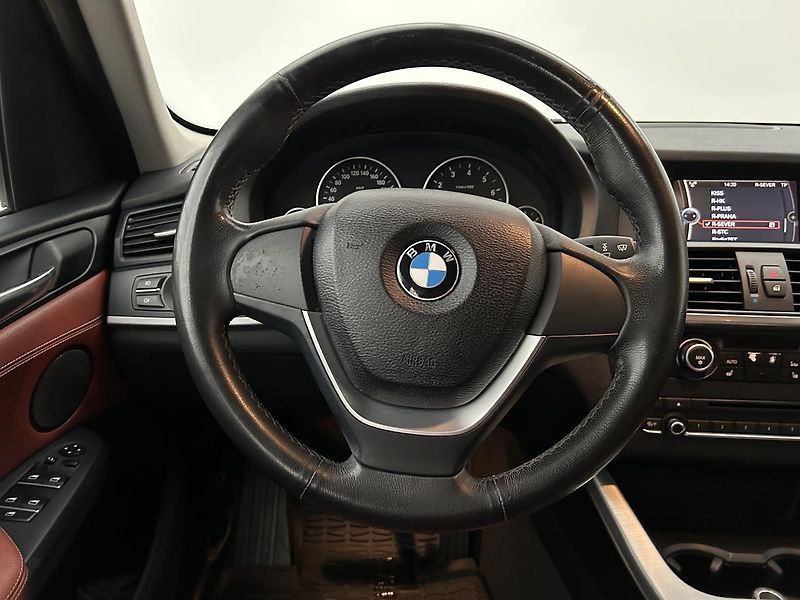 BMW X3 3.0 i 4x4 XDRIVE - fotka 10 z 23
