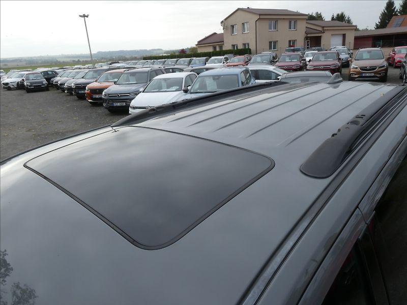 Dodge Durango 3,6 V6 GT facelift,2xpneu,216k - fotka 19 z 48
