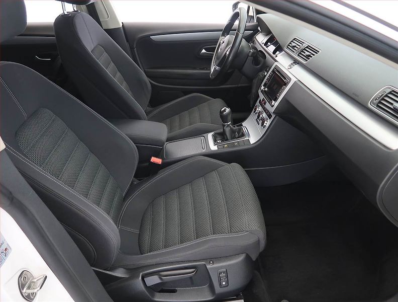 Volkswagen CC (2012) 2.0 TDI, Serv.kniha, Xenony - fotka 9 z 23