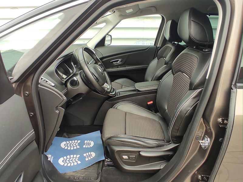 Renault Grand Scénic 1.3 TCe 117 KW, ČR - fotka 8 z 34