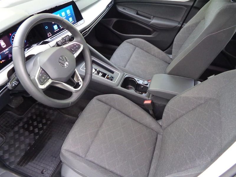 Volkswagen Golf 1.5 eTSI DSG Life 110 kW - fotka 10 z 30
