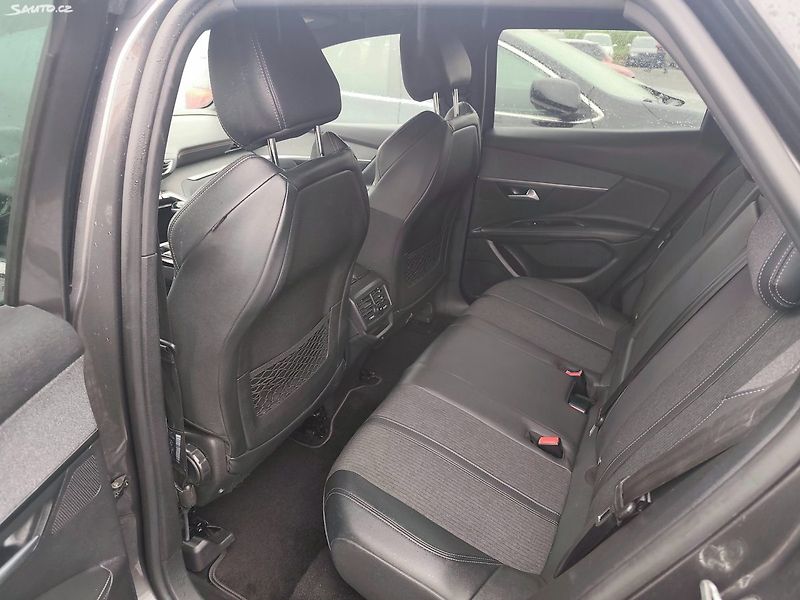 Peugeot 3008 (2019) - fotka 25 z 41