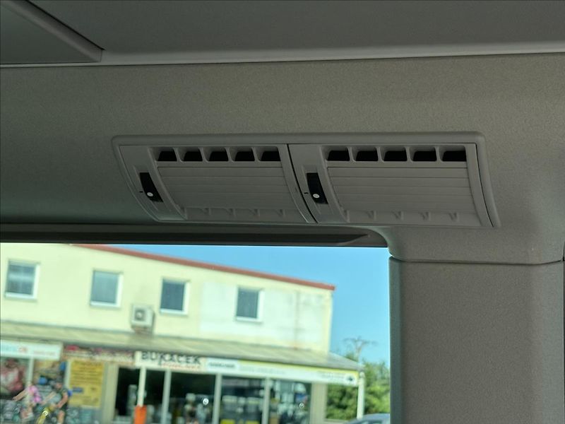 Volkswagen California 2,0 TDi103kW Beach,1.Maj,Servi - fotka 23 z 34
