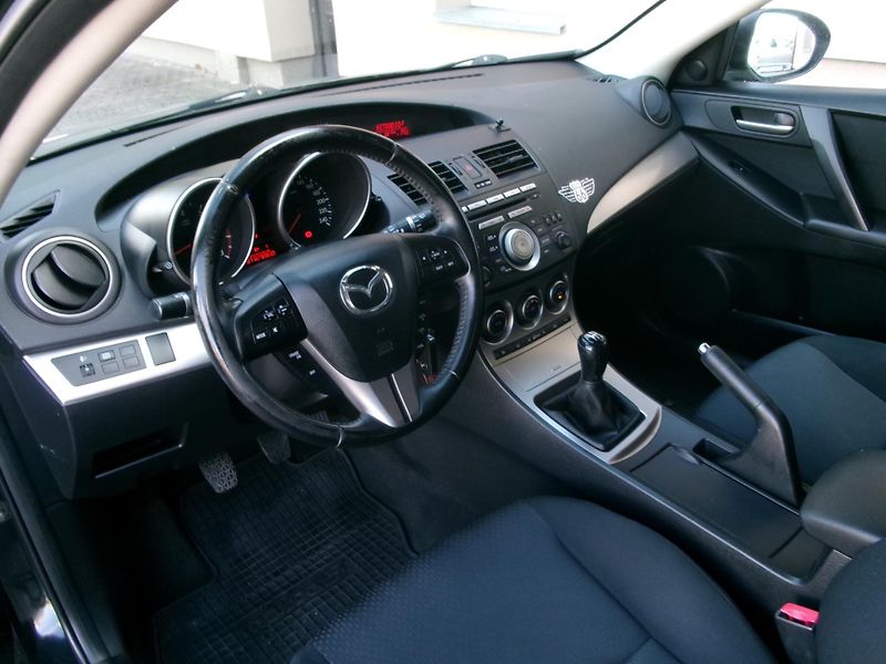 Mazda 3 (2010) 1,6 16V AUTOKLIMA 90th EDITION - fotka 24 z 28