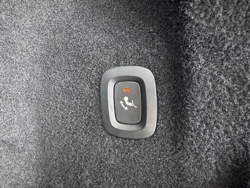 Volvo XC60 T8 AWD*Recharge*REZERVACE! - fotka 32 z 36