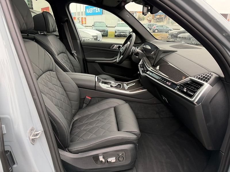 BMW X5 (2025) 30d xDrive Tažné Nezávislé TOP - fotka 16 z 17