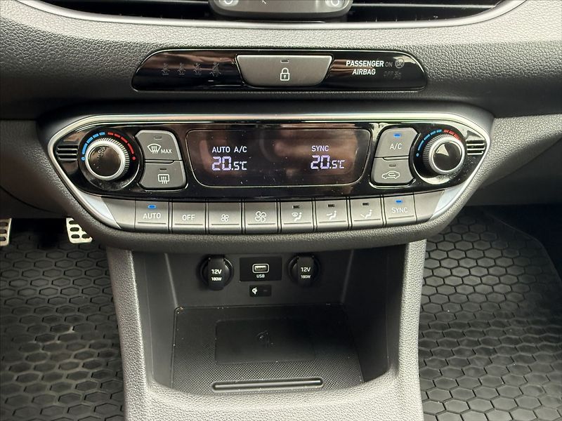 Hyundai i30 1,5 T-GDI 118kW N-Line - fotka 15 z 23