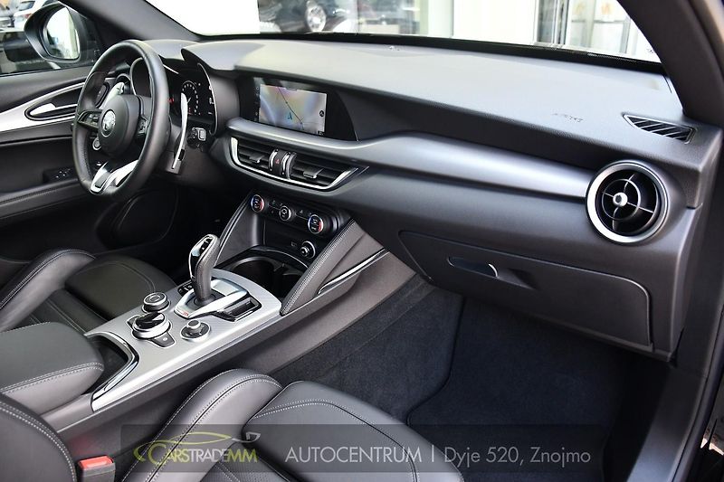 Alfa Romeo Stelvio 2.0T 16V 206kW VELOCE AT8 Q4 - fotka 20 z 44