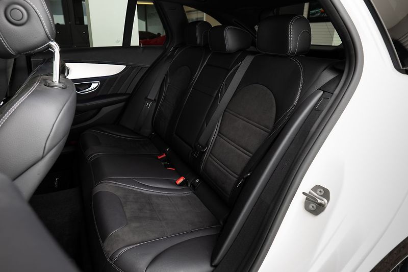 Mercedes-Benz Třídy C 63 AMG T/Burmester/Pano/Carbon - fotka 9 z 19