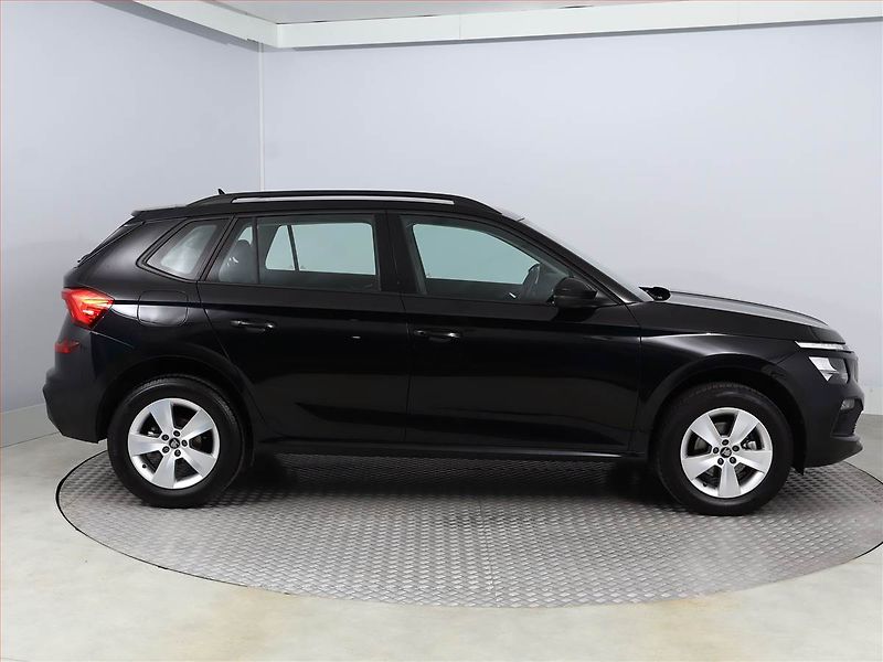 Škoda Kamiq (2025) Selection 1.0 TSI - fotka 6 z 18