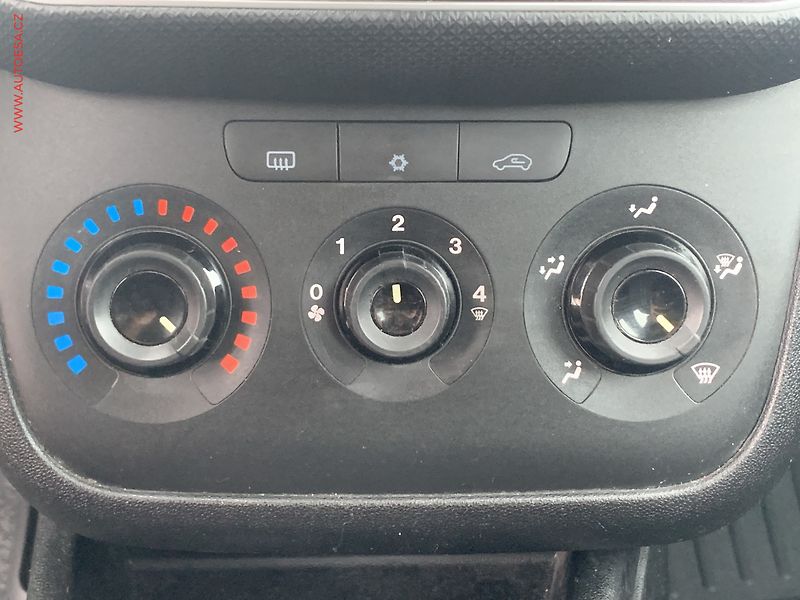 Fiat Punto (2013) 1.2i, AC - fotka 16 z 18