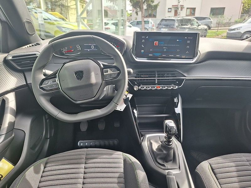 Peugeot 2008 (2026) STYLE 1.2 TURBO 100k MAN6 - fotka 11 z 21