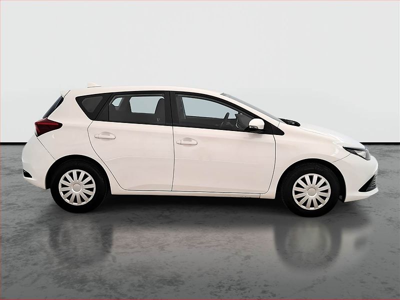 Toyota Auris (2015) 1.6 Valvematic, Serv.kniha - fotka 6 z 17