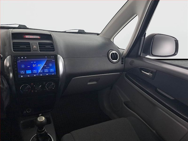 Suzuki SX4 (2006) 1.5 i, po STK, jezdí dobře - fotka 8 z 15