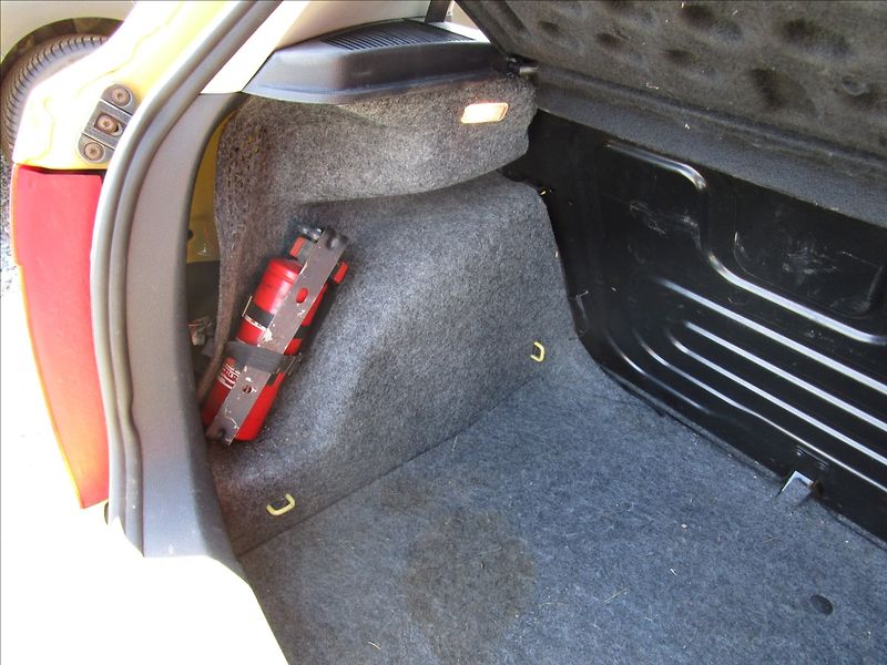 Škoda Fabia 1.2HTP - fotka 31 z 37