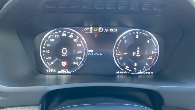 Volvo XC90 INSCRIPTION, B5 AWD, 173+10 kW - fotka 15 z 37