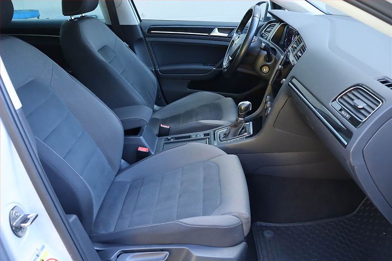 Volkswagen Golf (2017) 2.0 TDI, Automat, Navi - fotka 9 z 24