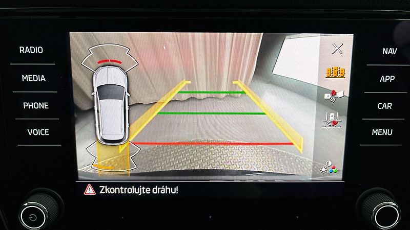 Škoda Karoq 1.5 TSI DSG Drive - fotka 12 z 26