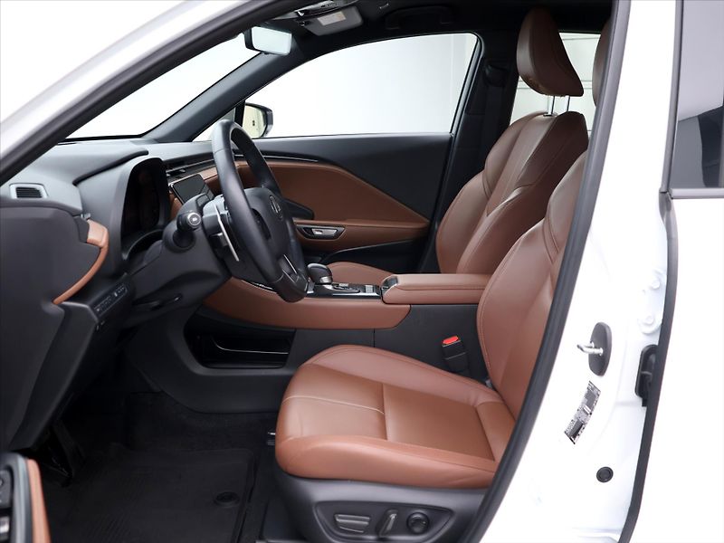 Lexus LBX 1,5 HEV Relax FWD 67kW CZ - fotka 13 z 39