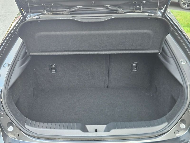 Mazda 3 2.5i e-SKYACTIV G, 1.majitel - fotka 30 z 31