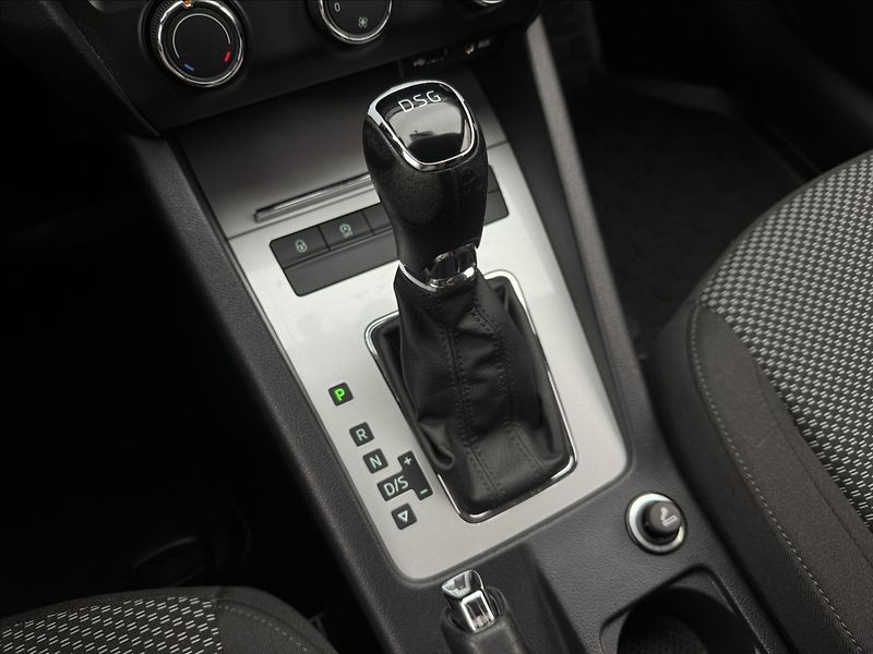 Škoda Octavia 1,4 i 81kW DSG VÝHŘEV DPH ČR - fotka 17 z 27