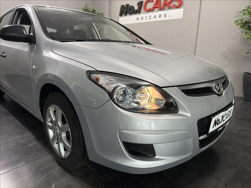 Hyundai i30 1,4   CVVT 95.000KM KLIMA - fotka 25 z 25
