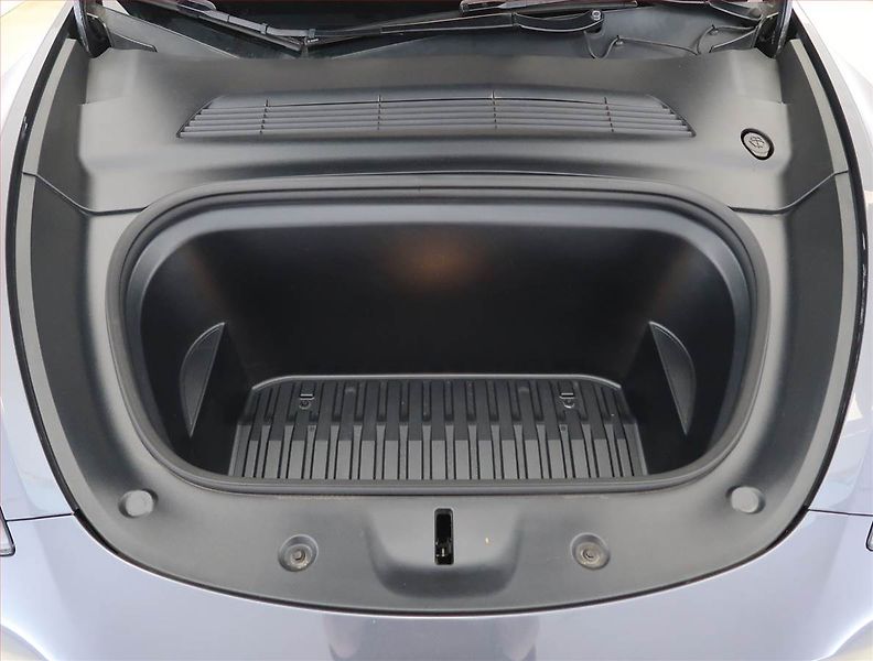 Tesla Model Y (2022) Long Range AWD 79kWh, SoH 89% - fotka 15 z 33
