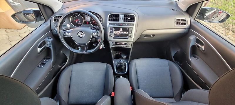 Volkswagen Polo (2016) 1,2TSi 81kW R-Line Highline - fotka 15 z 51