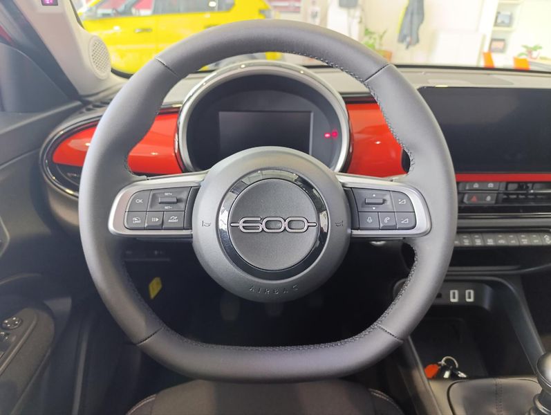 Fiat 600 (2026) 1,2 Turbo 100k ICON - fotka 12 z 14