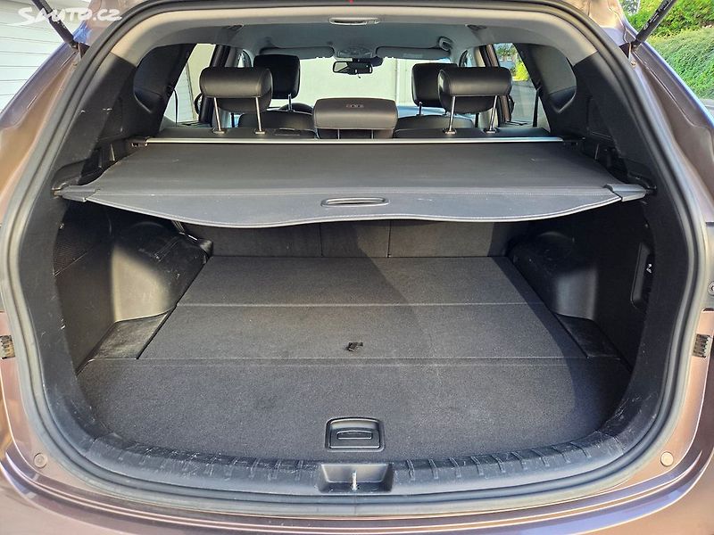 Hyundai Santa Fe (2014) 2.2 CRDI Aut 4x4 Max Výbava - fotka 17 z 33