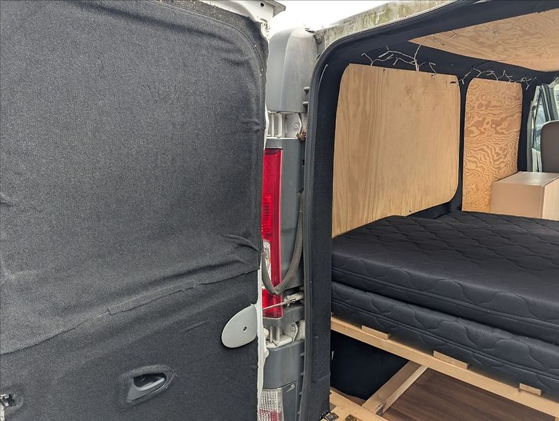Opel Vivaro CDTI LONG SPACÍ PŘESTAVBA - fotka 17 z 18