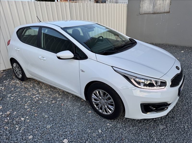 Kia Ceed 1,6 GDI 99kW tempomat původ ČR - fotka 7 z 50