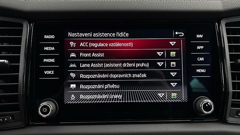Škoda Kodiaq 2.0 TDI DSG 4x4 Sportline - fotka 26 z 30